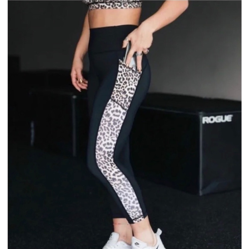 Zyia Active Brilliant Leopard Black Pocket High Rise Crop Leggings Size 12